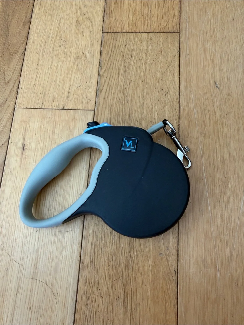 VL Retractable Dog Leash – Black and Gray - Picture 1 of 1